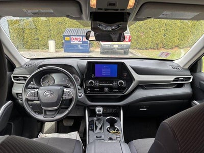 2024 Toyota Highlander LE AWD (SE)