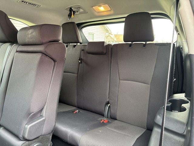 2024 Toyota Highlander LE AWD (SE)