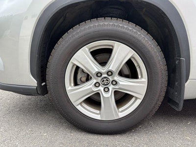2024 Toyota Highlander LE AWD (SE)