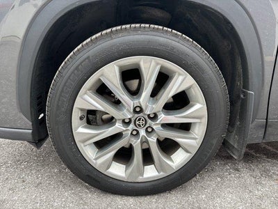 2022 Toyota Highlander Hybrid Limited AWD (Natl)