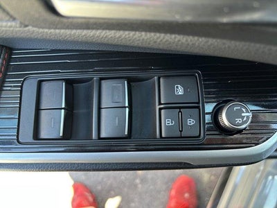 2025 Toyota Sienna XSE AWD 7-Passenger (Natl)