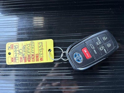 2025 Toyota Sienna XSE AWD 7-Passenger (Natl)