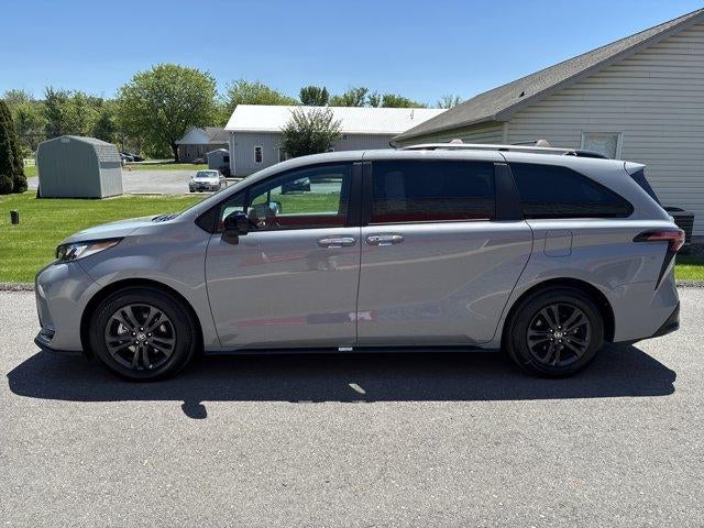 2025 Toyota Sienna XSE AWD 7-Passenger (Natl)