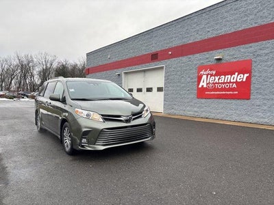 2020 Toyota Sienna XLE FWD 8-Passenger (Natl)