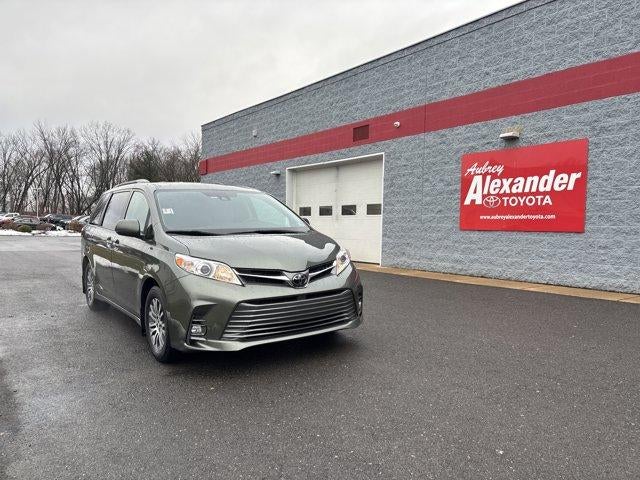 2020 Toyota Sienna XLE FWD 8-Passenger (Natl)