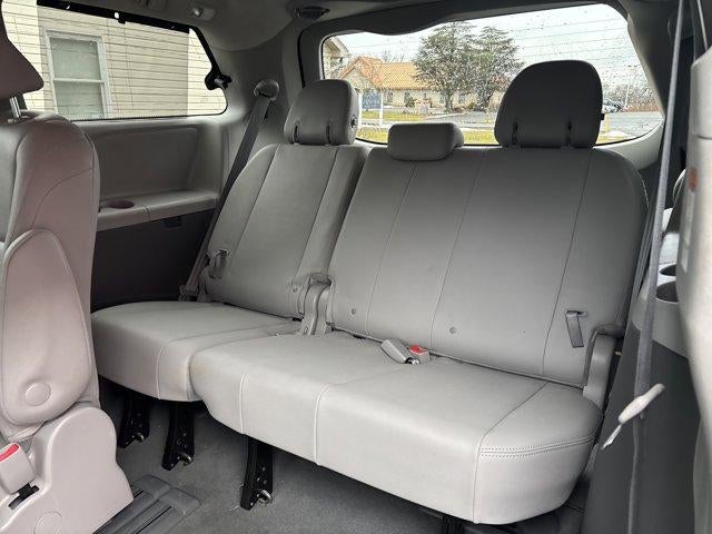 2020 Toyota Sienna XLE FWD 8-Passenger (Natl)