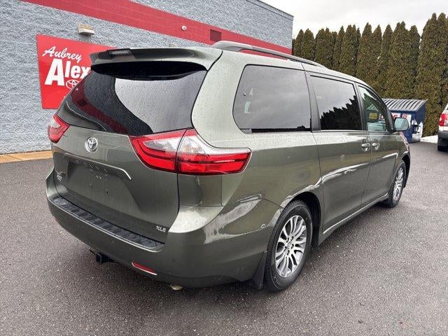 2020 Toyota Sienna XLE FWD 8-Passenger (Natl)