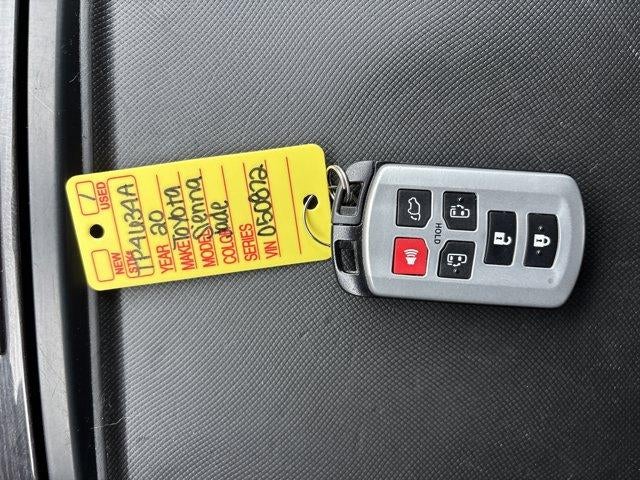 2020 Toyota Sienna XLE FWD 8-Passenger (Natl)