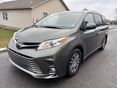 2020 Toyota Sienna XLE FWD 8-Passenger (Natl)
