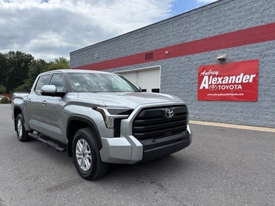2024 Toyota Tundra 4WD 4WD SR5 CrewMax 5.5' Bed (SE)