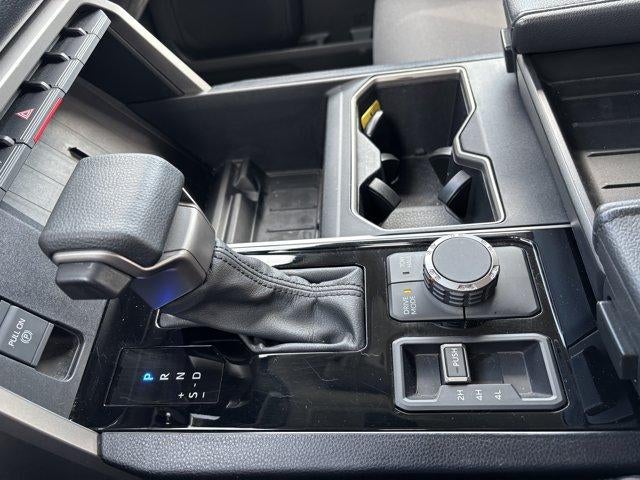 2024 Toyota Tundra 4WD 4WD SR5 CrewMax 5.5' Bed (SE)