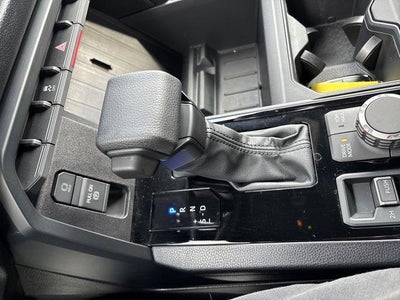 2025 Toyota Tundra 4WD 4WD SR5 CrewMax 5.5' Bed (SE)