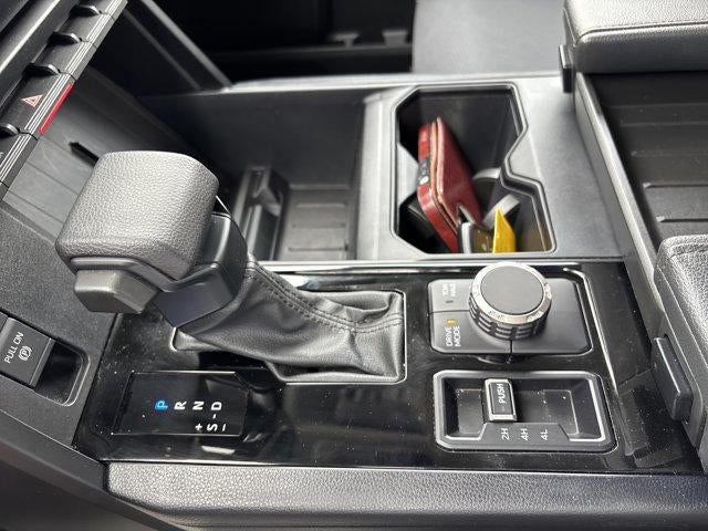 2023 Toyota Tundra 4WD 4WD SR5 CrewMax 5.5' Bed (SE)