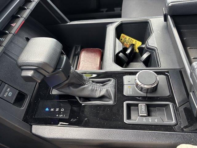 2023 Toyota Tundra 4WD 4WD SR5 CrewMax 5.5' Bed (SE)
