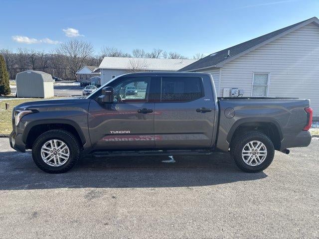 2022 Toyota Tundra 4WD 4WD SR5 CrewMax 5.5' Bed (SE)