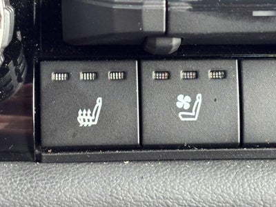 2026 Toyota Tundra 4WD 4WD Platinum CrewMax 5.5' Bed (Natl)