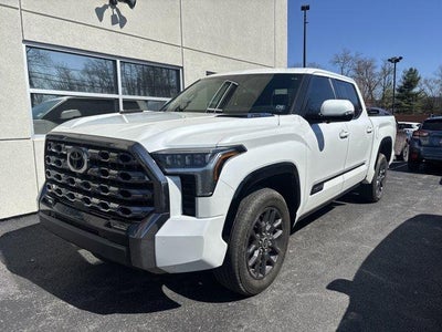 2022 Toyota Tundra 4WD 4WD Platinum Hybrid CrewMax 5.5' Bed (Natl)