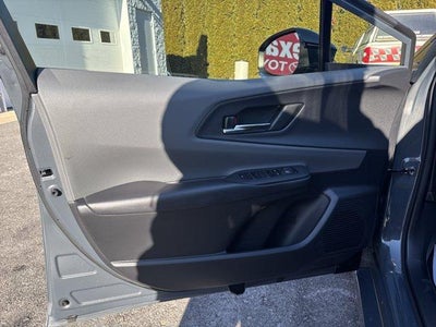 2023 Toyota Prius XLE AWD (Natl)