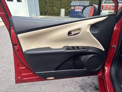 2021 Toyota Prius Limited (Natl)