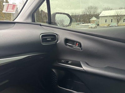 2022 Toyota Prius LE AWD-e (Natl)