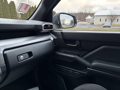 2025 Toyota 4Runner SR5 4WD (GS)