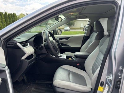 2019 Toyota RAV4 XLE Premium AWD (Natl)