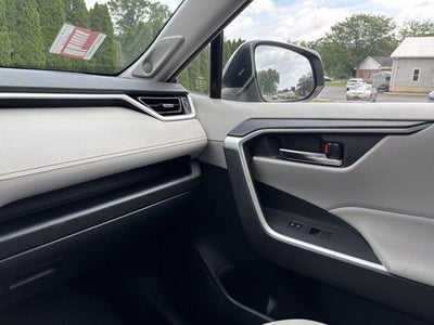 2019 Toyota RAV4 XLE Premium AWD (Natl)