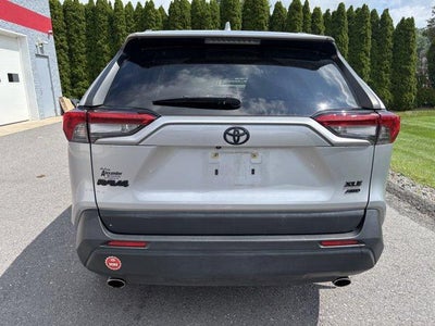 2019 Toyota RAV4 XLE Premium AWD (Natl)
