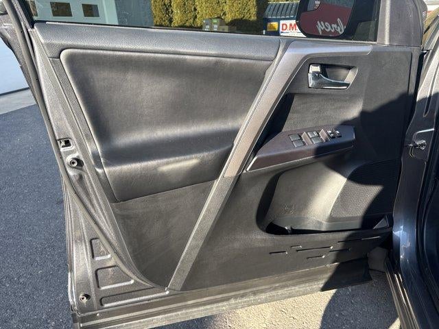 2017 Toyota RAV4 Hybrid XLE AWD (Natl)