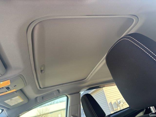 2017 Toyota RAV4 Hybrid XLE AWD (Natl)