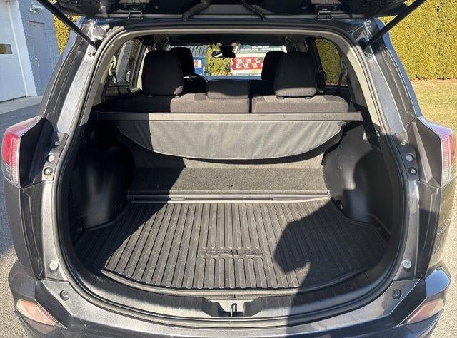 2017 Toyota RAV4 Hybrid XLE AWD (Natl)