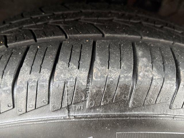 2017 Toyota RAV4 Hybrid XLE AWD (Natl)