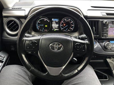 2017 Toyota RAV4 Hybrid XLE AWD (Natl)