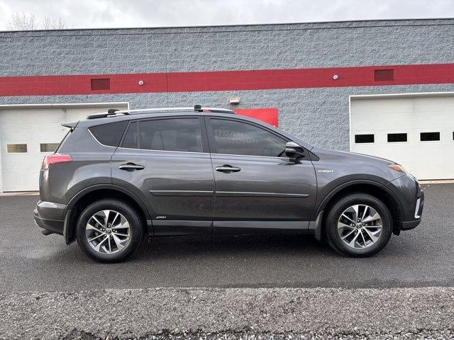 2017 Toyota RAV4 Hybrid XLE AWD (Natl)