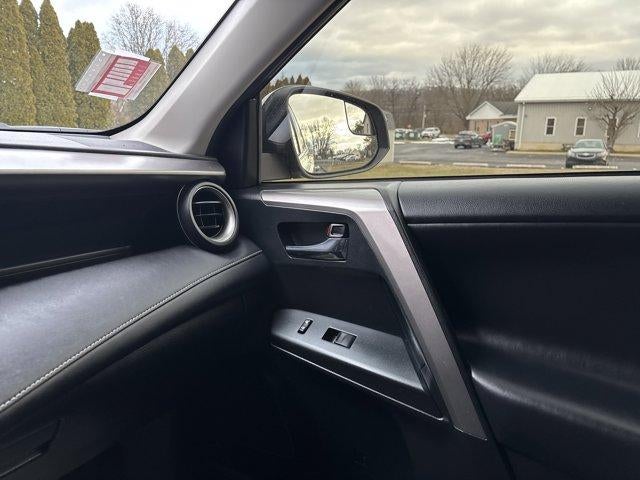 2017 Toyota RAV4 Hybrid XLE AWD (Natl)