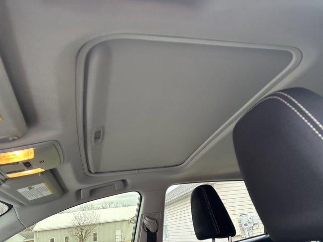 2017 Toyota RAV4 Hybrid XLE AWD (Natl)