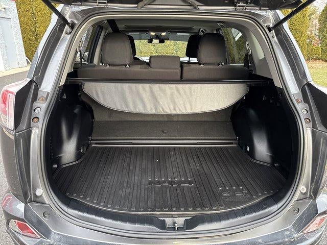 2017 Toyota RAV4 Hybrid XLE AWD (Natl)