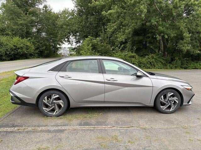 2025 Hyundai ELANTRA Limited IVT
