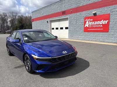 2024 Hyundai ELANTRA SEL IVT