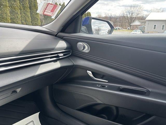 2024 Hyundai ELANTRA SEL IVT