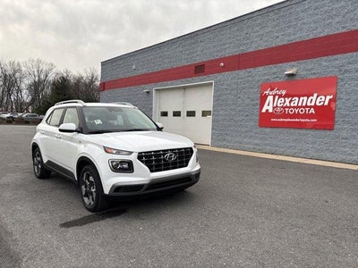 2024 Hyundai VENUE SEL IVT