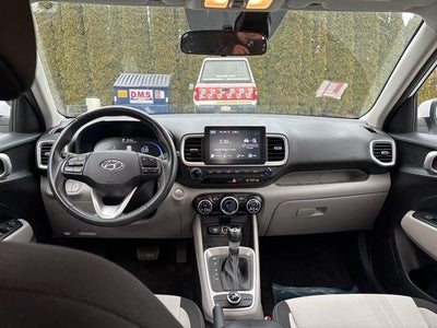 2024 Hyundai VENUE SEL IVT