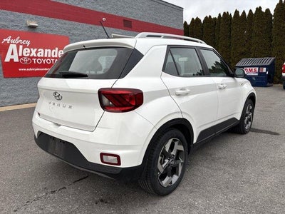 2024 Hyundai VENUE SEL IVT