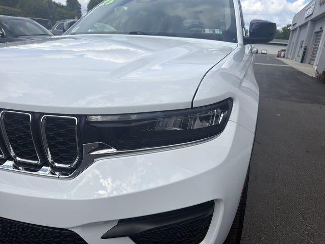 2023 Jeep Grand Cherokee Laredo 4x4