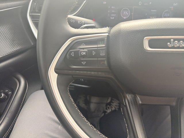 2023 Jeep Grand Cherokee Laredo 4x4