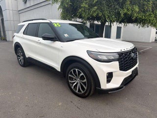 2025 Ford Explorer ST-Line 4WD