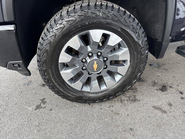 2024 Chevrolet Silverado 2500 HD Crew Cab Standard Box 4-Wheel Drive Custom