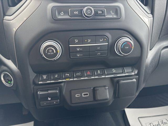 2024 Chevrolet Silverado 2500 HD Crew Cab Standard Box 4-Wheel Drive Custom