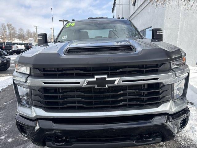 2024 Chevrolet Silverado 2500 HD Crew Cab Standard Box 4-Wheel Drive Custom