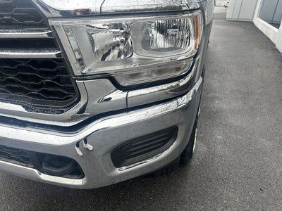 2022 RAM 3500 Tradesman 4x4 Crew Cab 8' Box